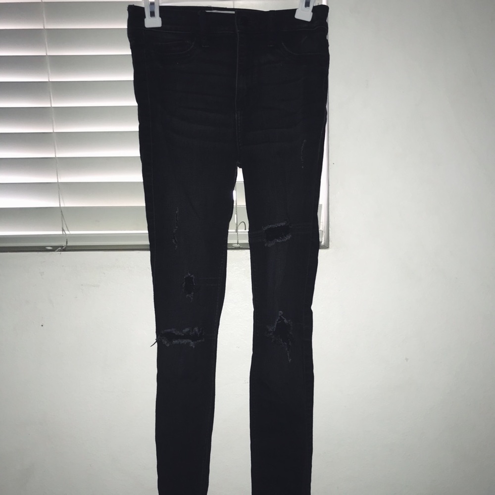 Distressed Ripped Skinny Jeans